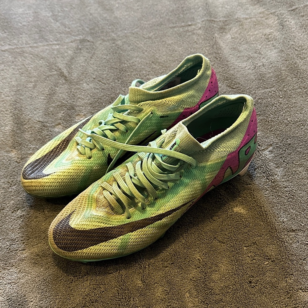 Men’s Elite Nike Mercurials (size 7) Used (B)